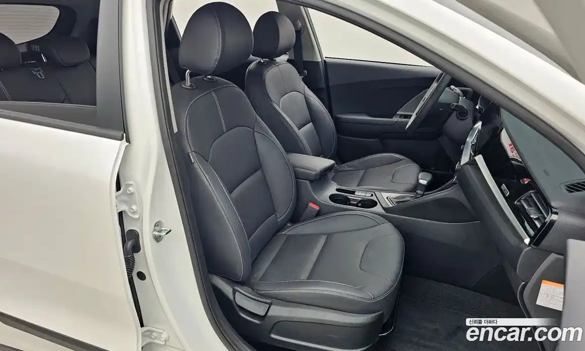 Kia Niro 2020 1.6 автомат (гидро), фото 11