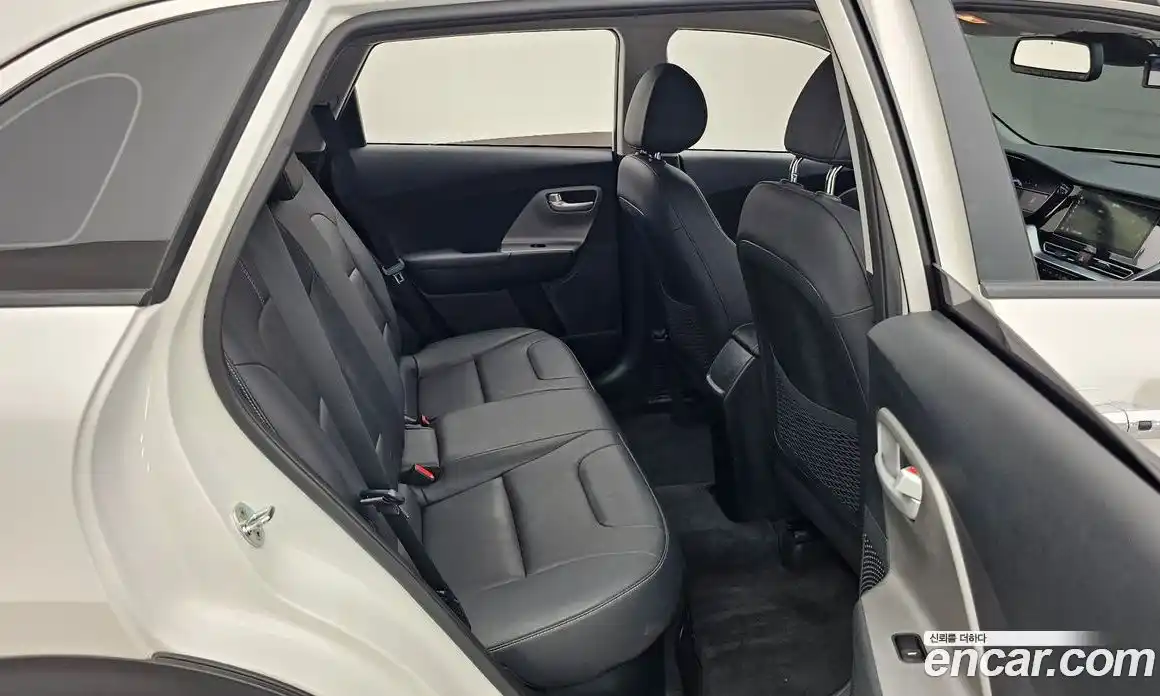 Kia Niro 2020 1.6 автомат (гидро), фото 12