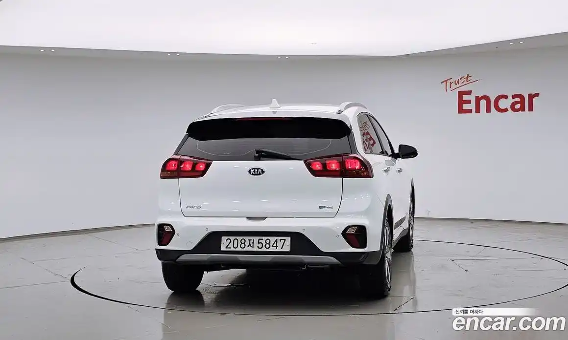 Kia Niro 2020 1.6 автомат (гидро), фото 4