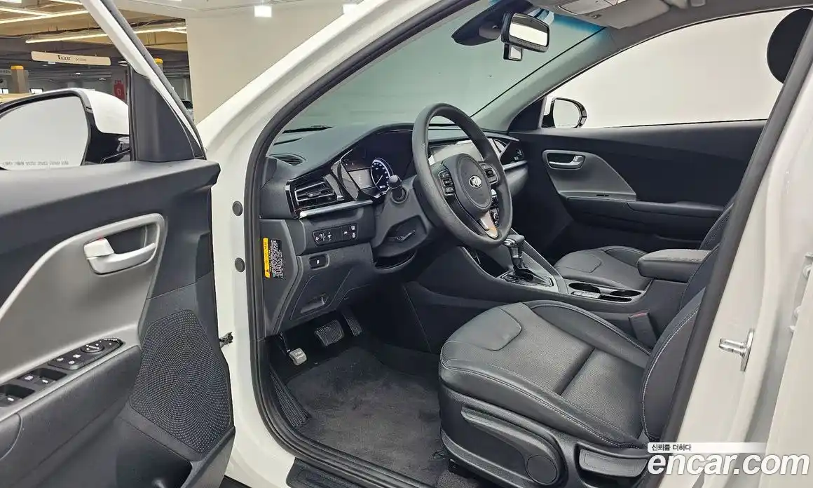Kia Niro 2020 1.6 автомат (гидро), фото 10