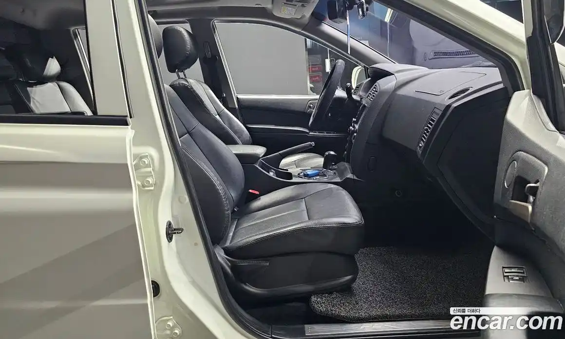 SsangYong Korando 2015 2.0 автомат (гидро), фото 11