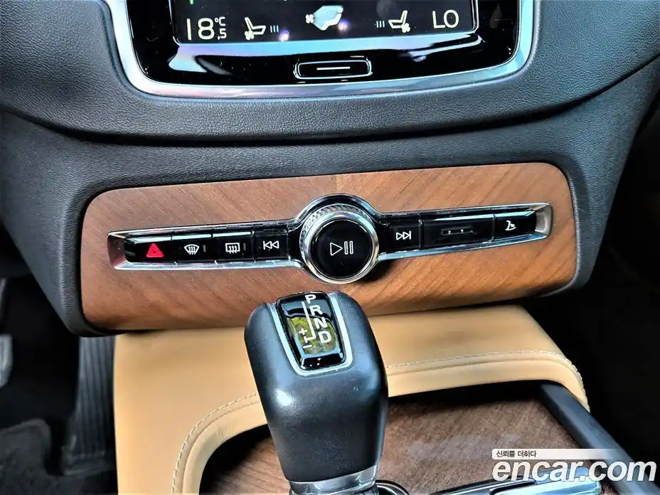 Volvo XC90 2017 2.0 автомат (гидро), фото 17