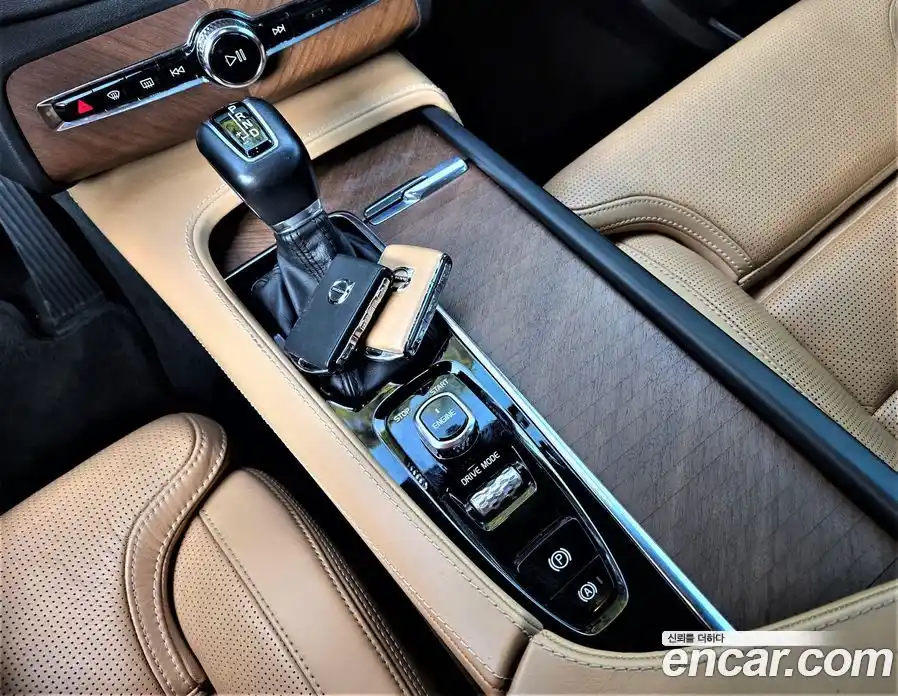 Volvo XC90 2017 2.0 автомат (гидро), фото 9