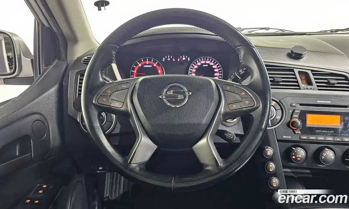 SsangYong Korando 2015 2.0 автомат (гидро), фото 13