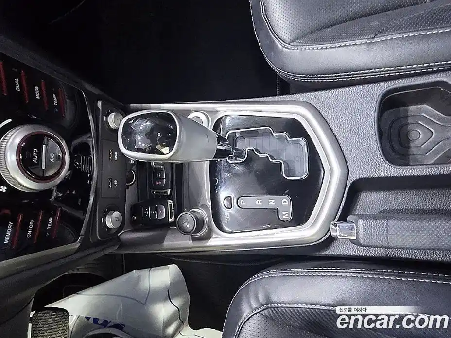 SsangYong TIBOLI 2015 1.6 автомат (гидро), фото 14