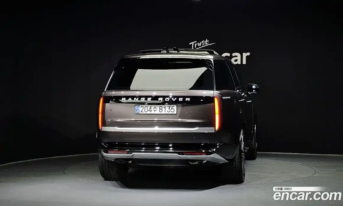 Land Rover Range Rover 2024 4.4 автомат (гидро), фото 4