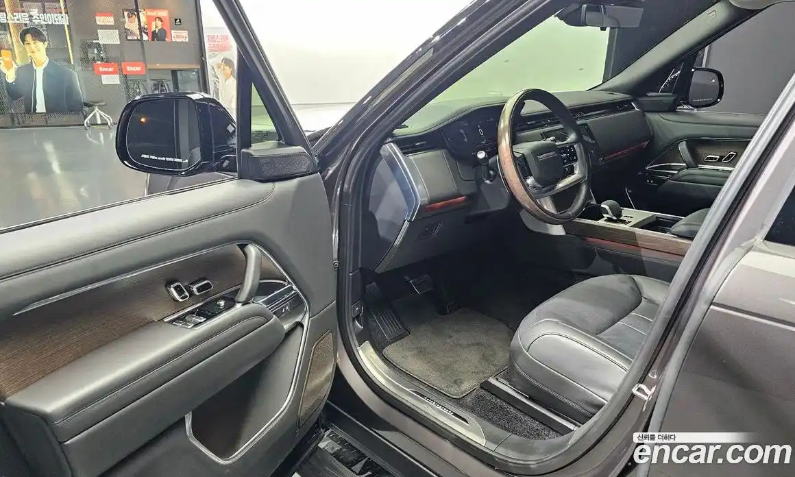Land Rover Range Rover 2024 4.4 автомат (гидро), фото 10