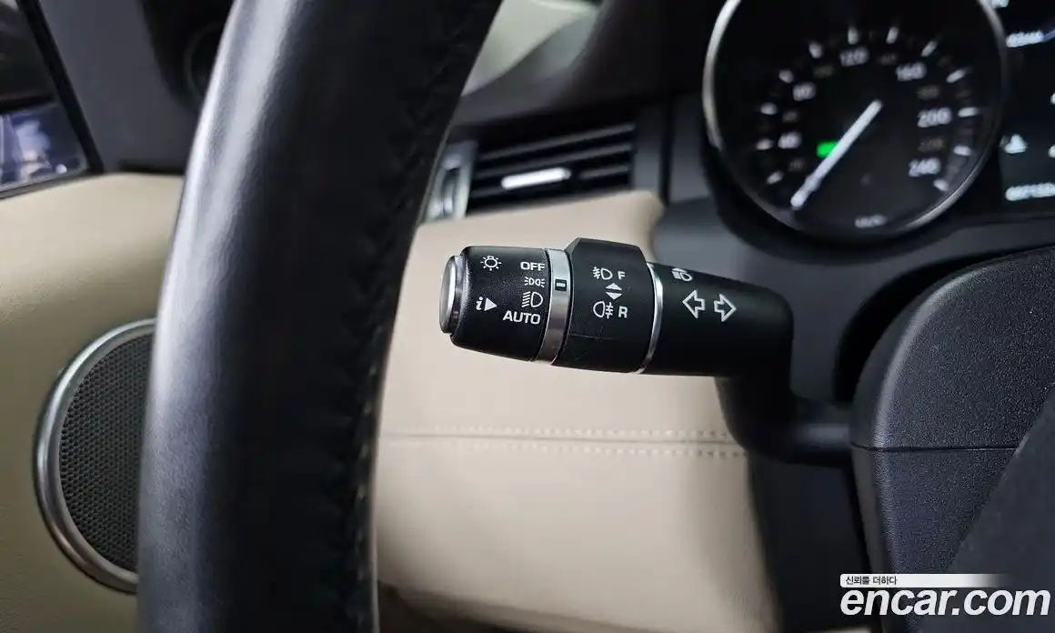 Land Rover Range Rover Evoque 2018 2.0 автомат (гидро), фото 30