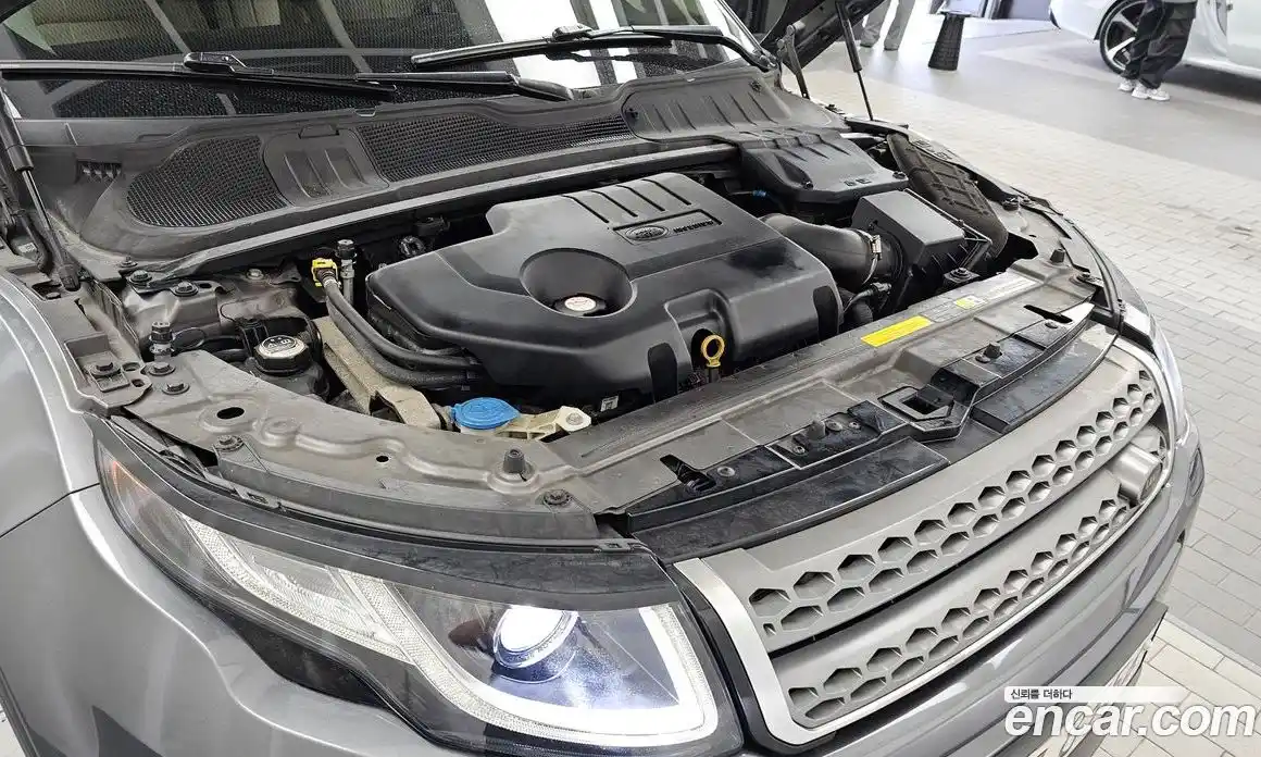 Land Rover Range Rover Evoque 2018 2.0 автомат (гидро), фото 6