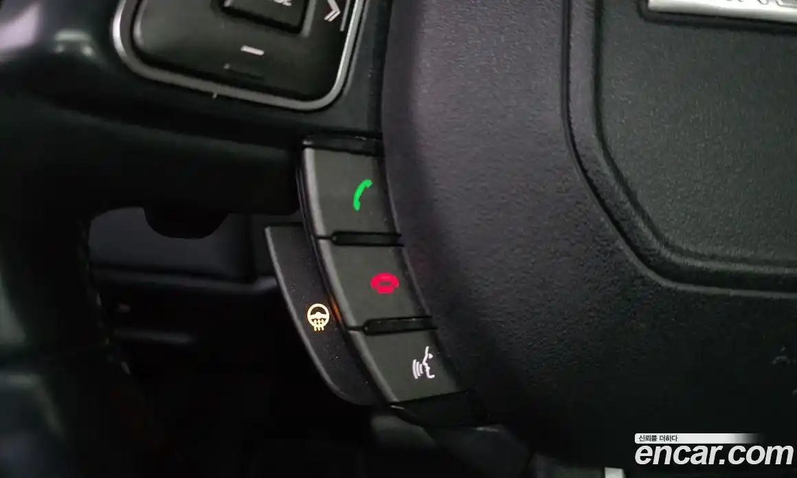 Land Rover Range Rover Evoque 2016 2.0 автомат (гидро), фото 17