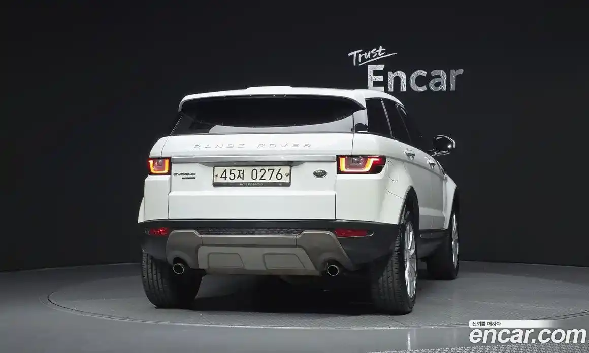 Land Rover Range Rover Evoque 2016 2.0 автомат (гидро), фото 4