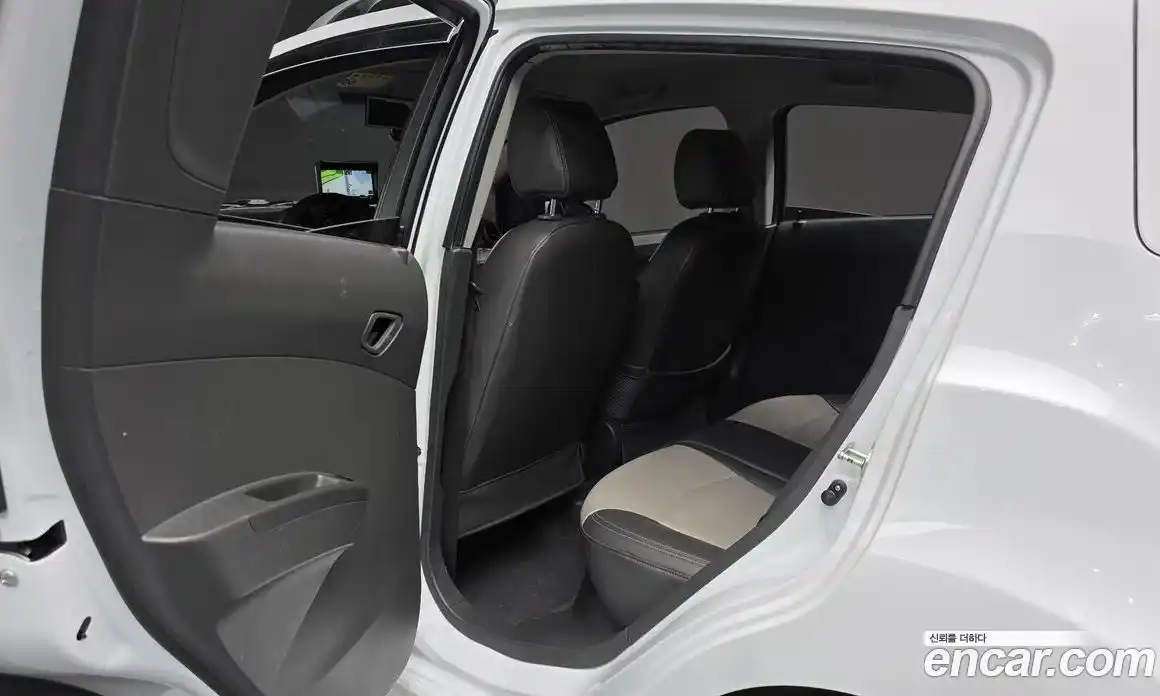 Chevrolet Spark 2012 1.0 автомат (гидро), фото 17