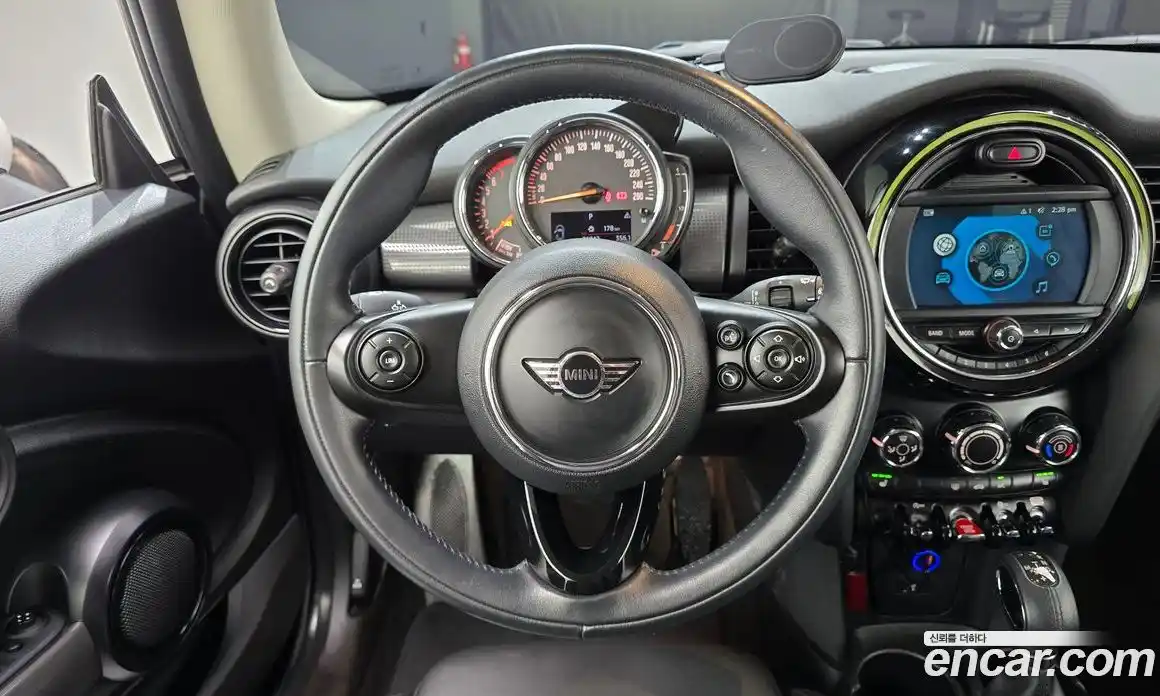 Mini Cooper 2018 1.5 автомат (гидро), фото 20