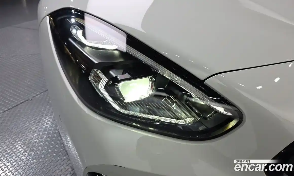 BMW Z4 2025 3.0 автомат (гидро), фото 7