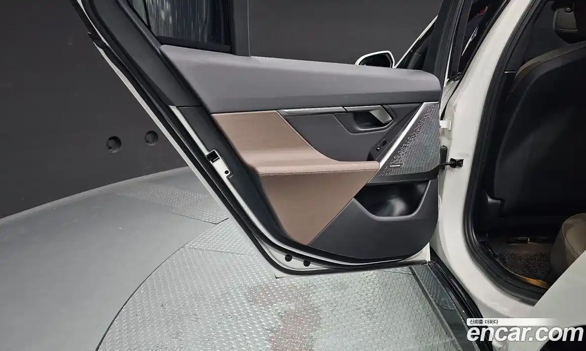 BMW 5 серия 2024 2.0 автомат (гидро), фото 15