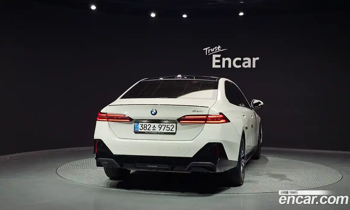 BMW 5 серия 2024 2.0 автомат (гидро), фото 4