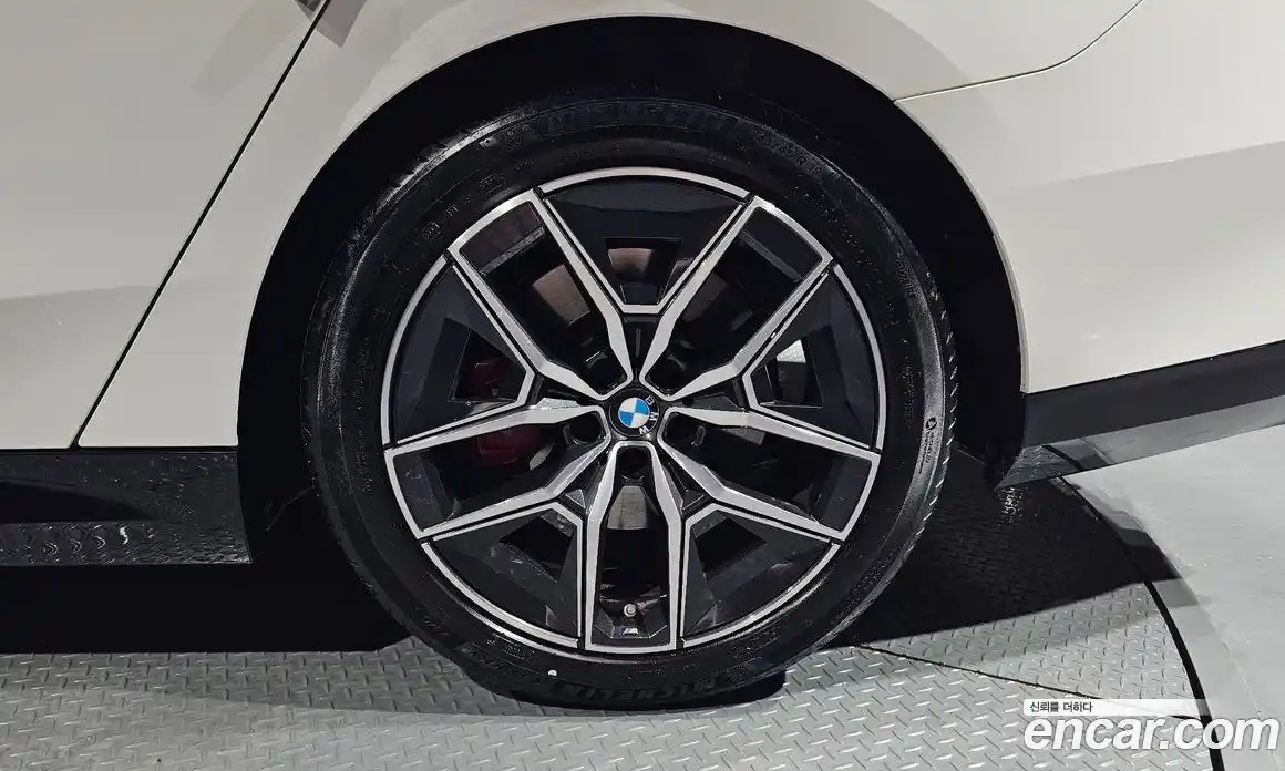 BMW 5 серия 2024 2.0 автомат (гидро), фото 7