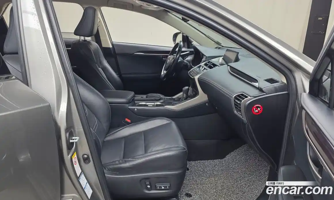 Lexus NX 2017 2.5 автомат (гидро), фото 11 Lexus NX 2017 2.5 автомат (гидро), фото 11