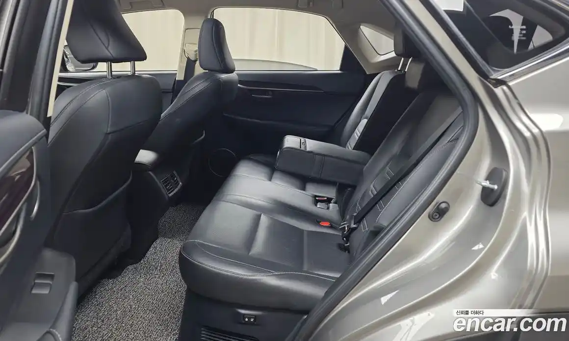 Lexus NX 2017 2.5 автомат (гидро), фото 12 Lexus NX 2017 2.5 автомат (гидро), фото 12