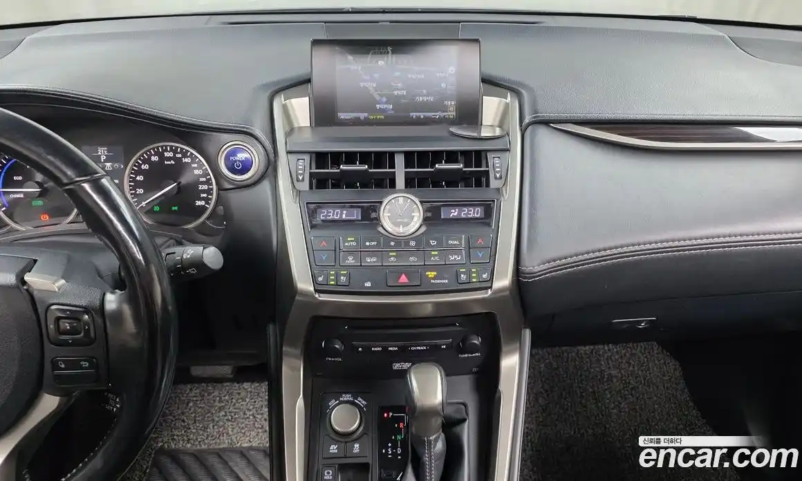 Lexus NX 2017 2.5 автомат (гидро), фото 14 Lexus NX 2017 2.5 автомат (гидро), фото 14