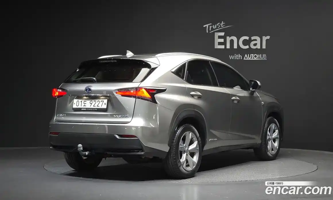 Lexus NX 2017 2.5 автомат (гидро), фото 2 Lexus NX 2017 2.5 автомат (гидро), фото 2