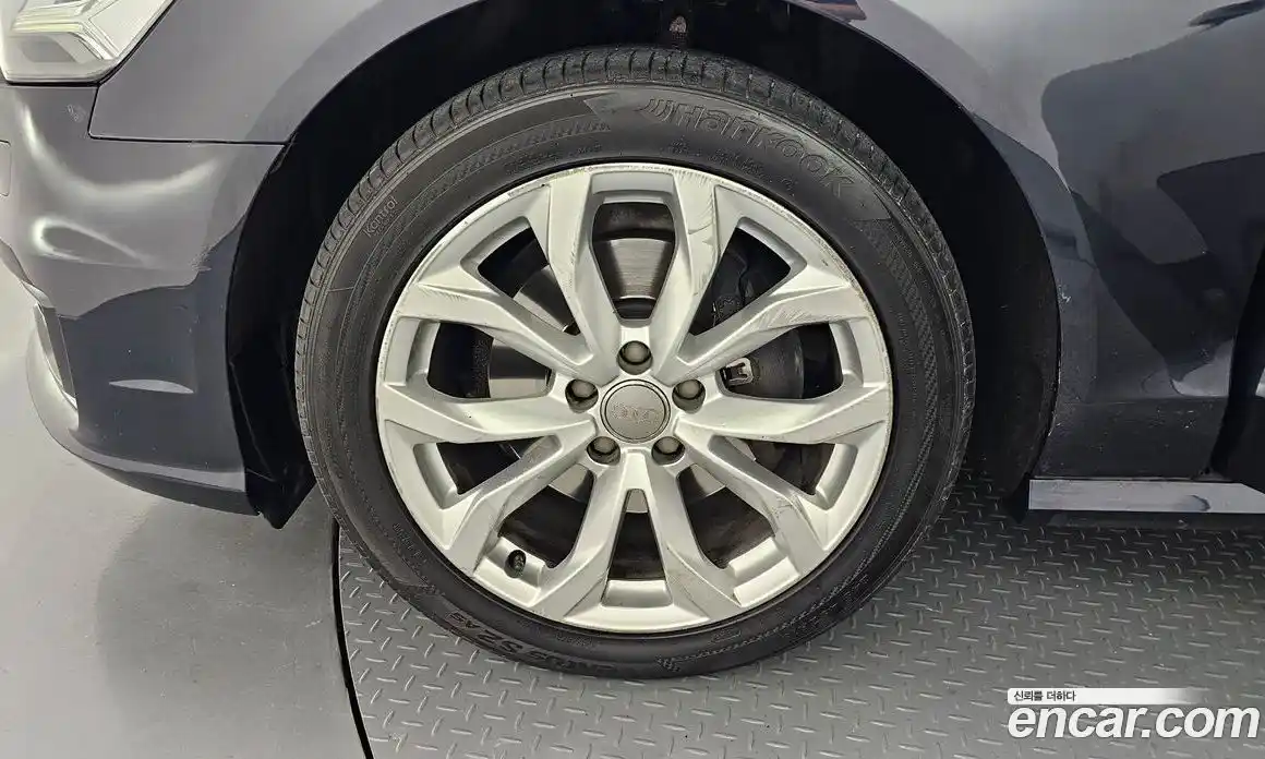 Audi A6 2016 2.0 автомат (гидро), фото 5