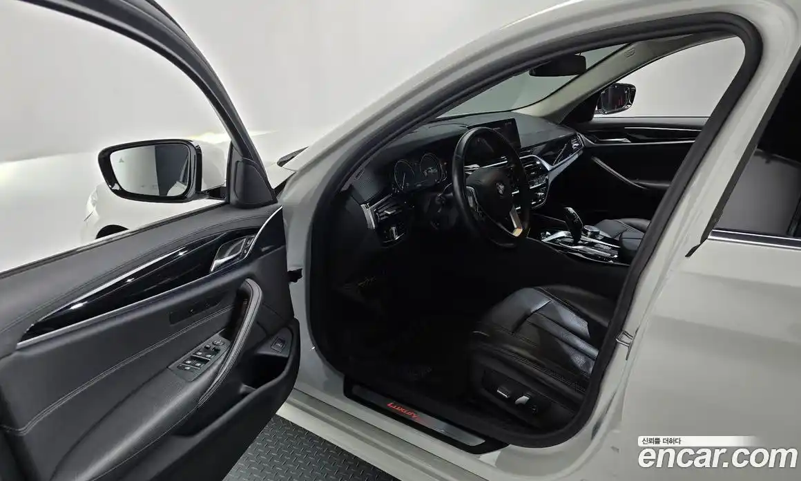 BMW 5 серия 2018 2.0 автомат (гидро), фото 13