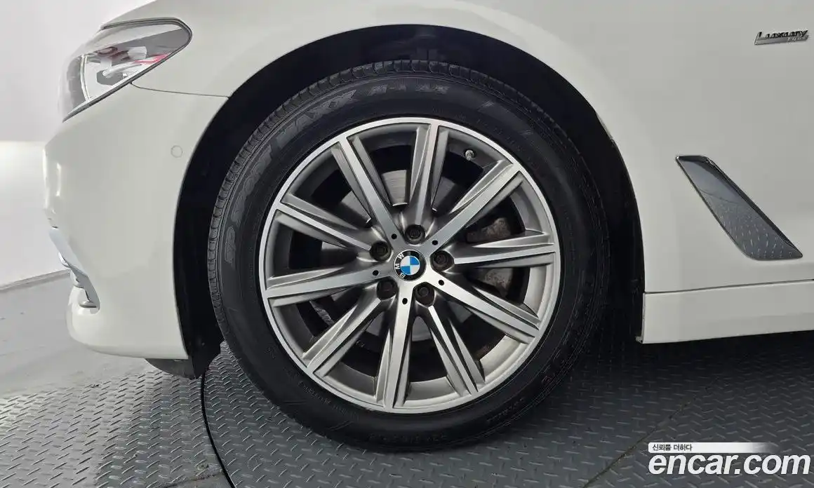 BMW 5 серия 2018 2.0 автомат (гидро), фото 5