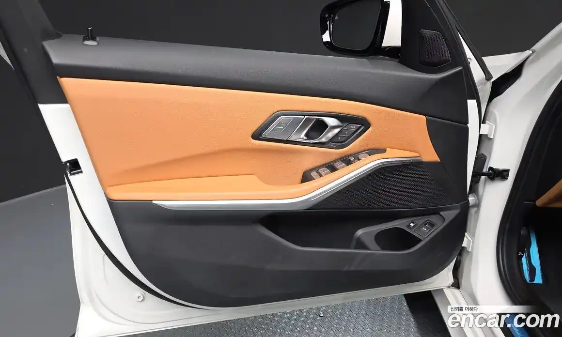 BMW 3 серия 2023 2.0 автомат (гидро), фото 14