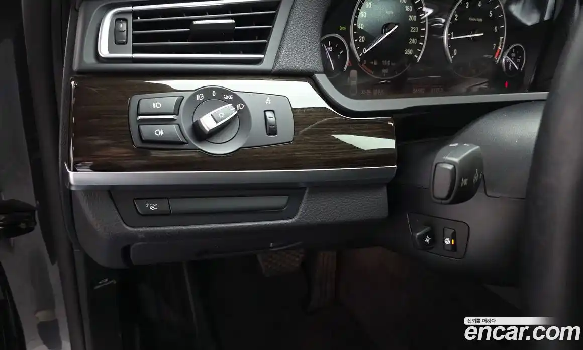 BMW 7 серия 2011 3.0 автомат (гидро), фото 16