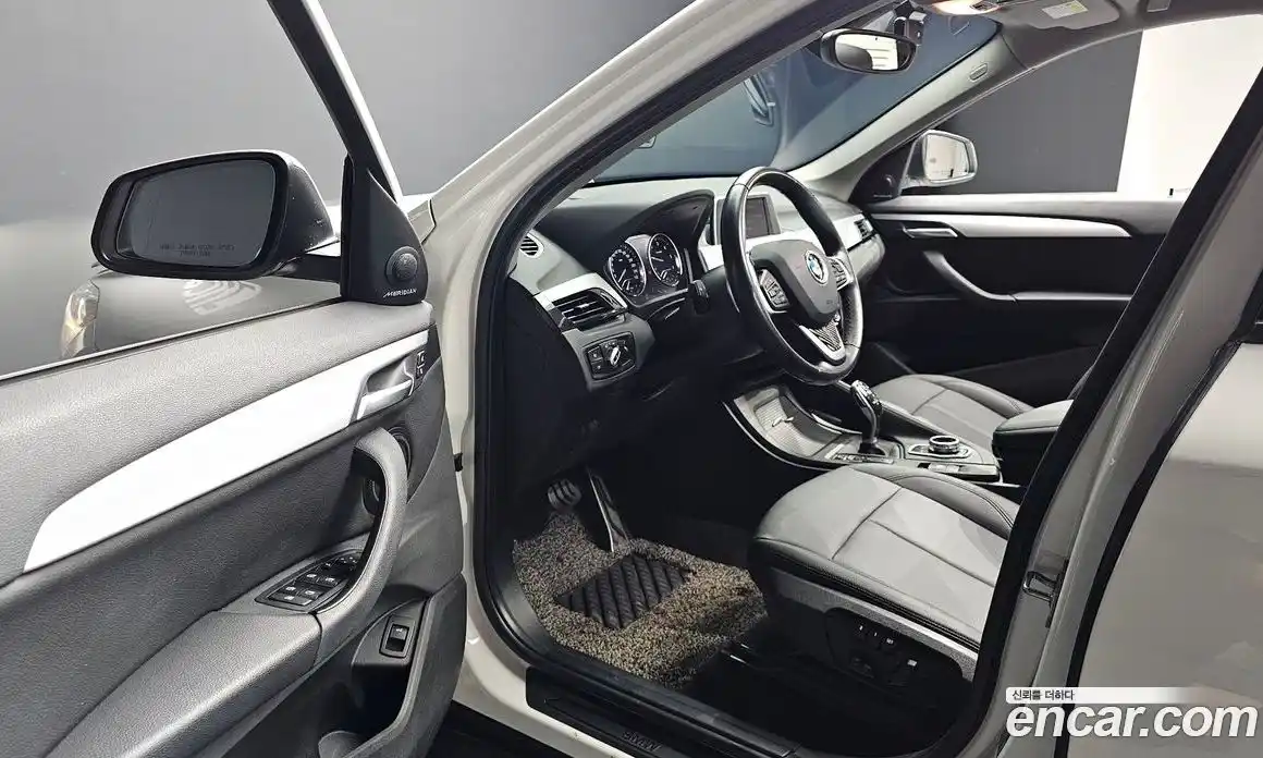 BMW X1 2019 2.0 автомат (гидро), фото 13