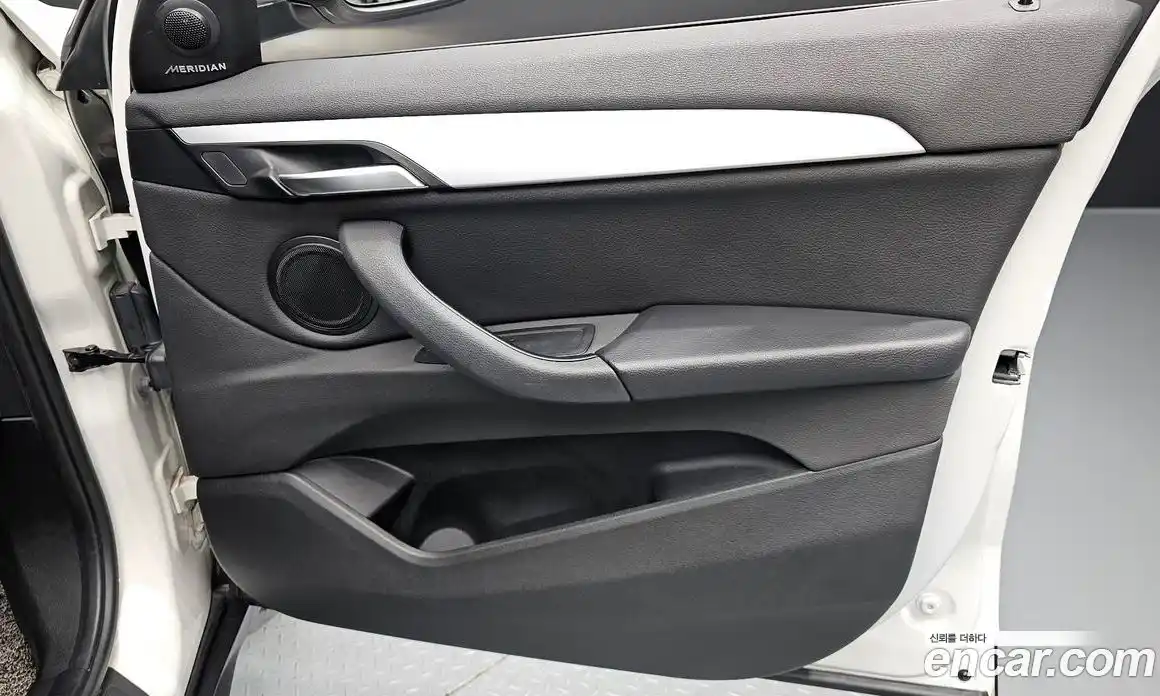 BMW X1 2019 2.0 автомат (гидро), фото 14