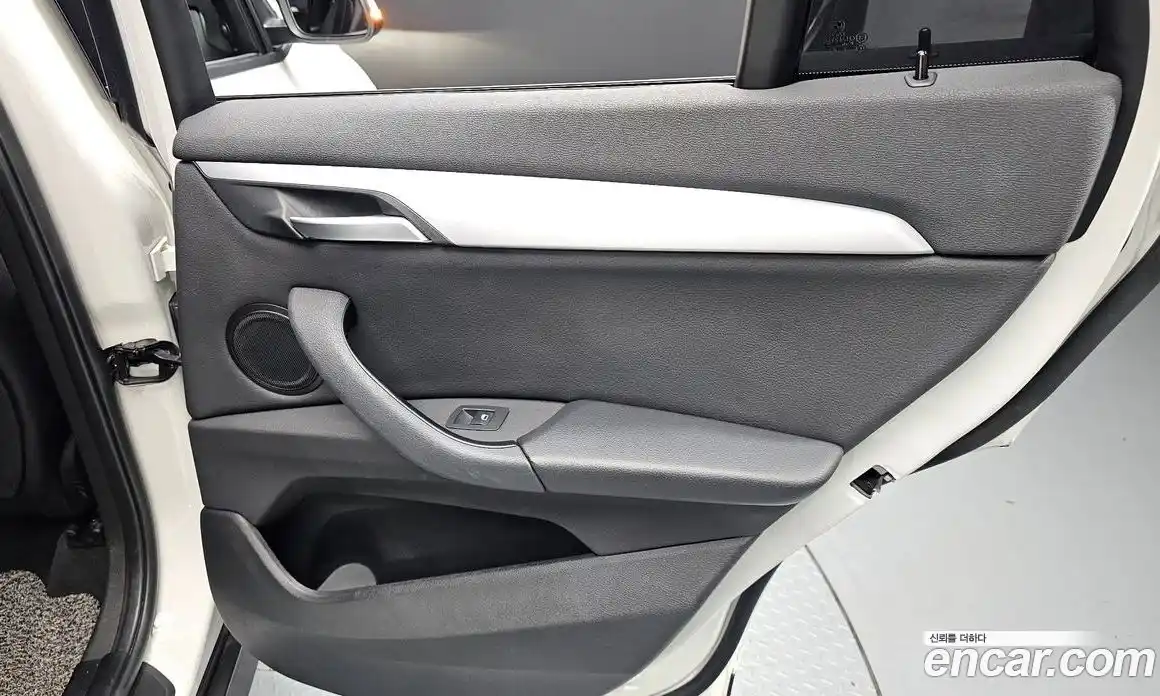 BMW X1 2019 2.0 автомат (гидро), фото 15