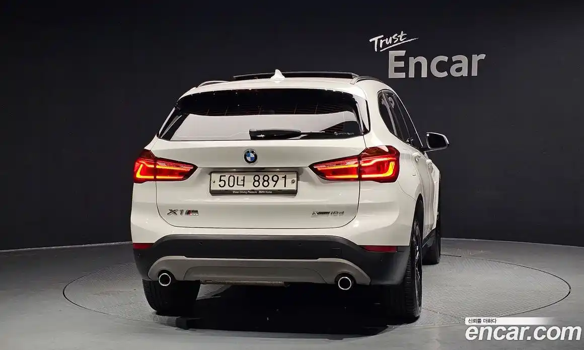 BMW X1 2019 2.0 автомат (гидро), фото 4