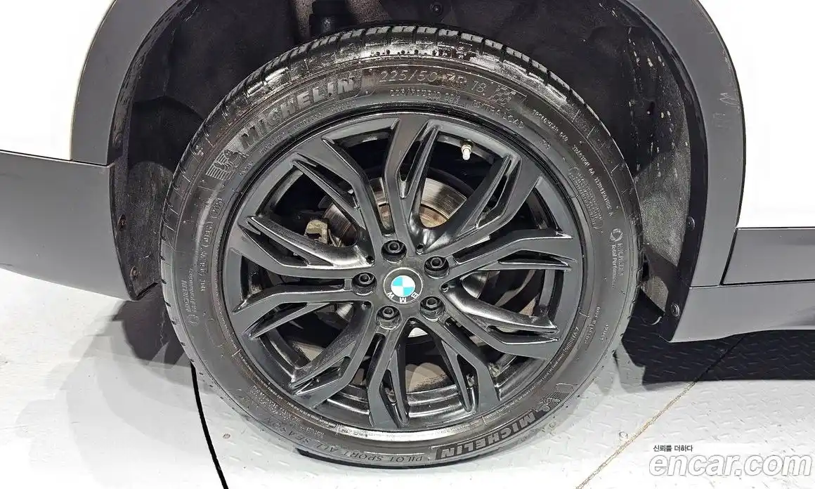 BMW X1 2019 2.0 автомат (гидро), фото 5