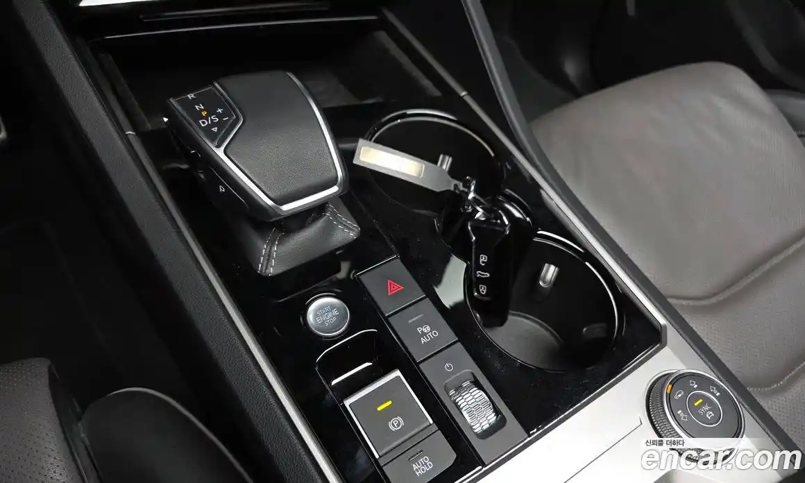 Volkswagen Touareg 2020 4.0 автомат (гидро), фото 9