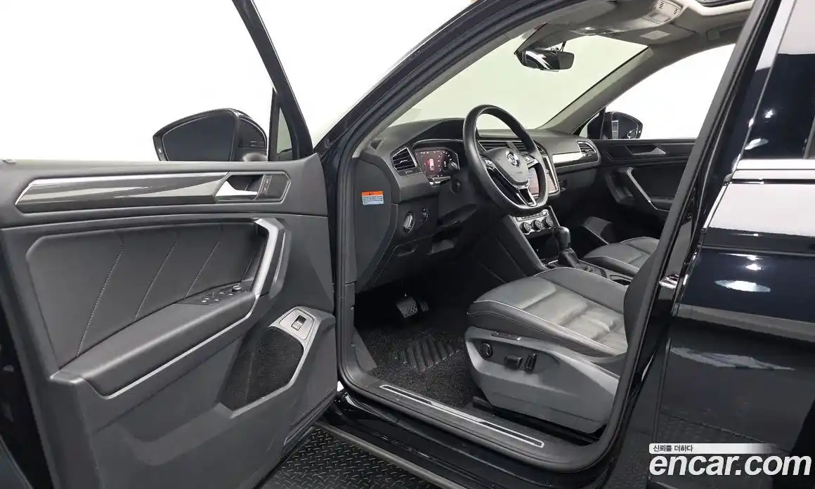 Volkswagen Tiguan 2020 2.0 автомат (гидро), фото 13