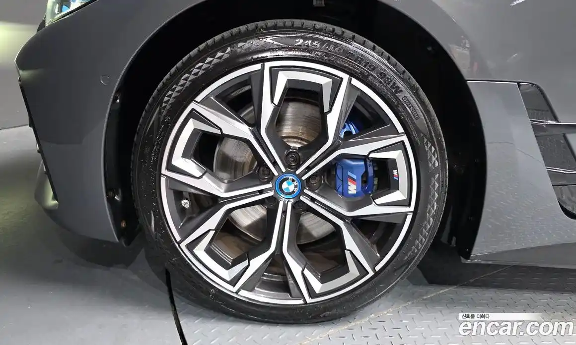 BMW i4 2022 0.2 автомат (гидро), фото 4