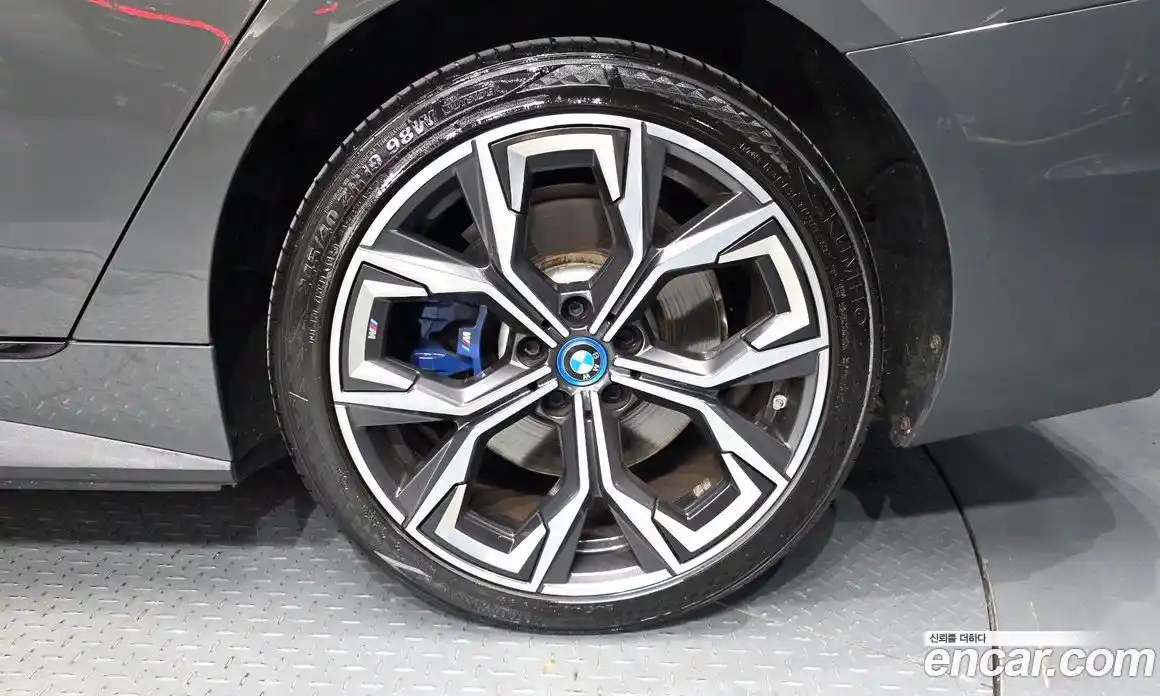 BMW i4 2022 0.2 автомат (гидро), фото 6
