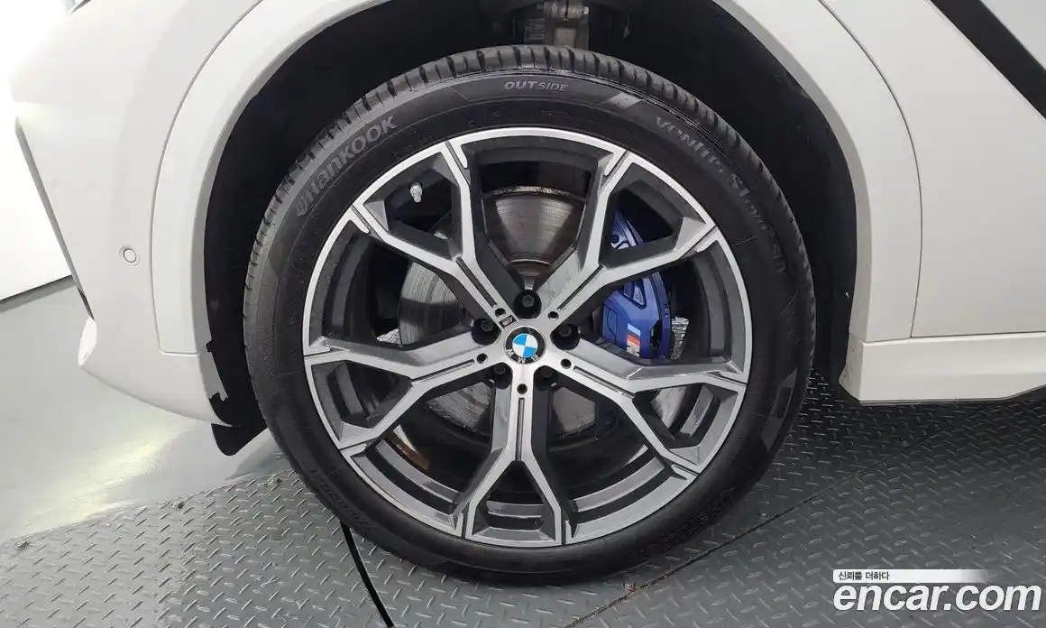 BMW X6 2022 3.0 автомат (гидро), фото 5