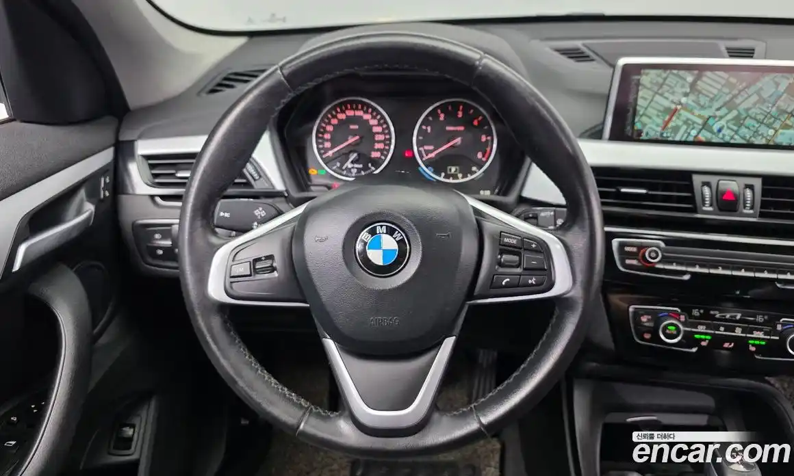 BMW X1 2016 2.0 автомат (гидро), фото 13