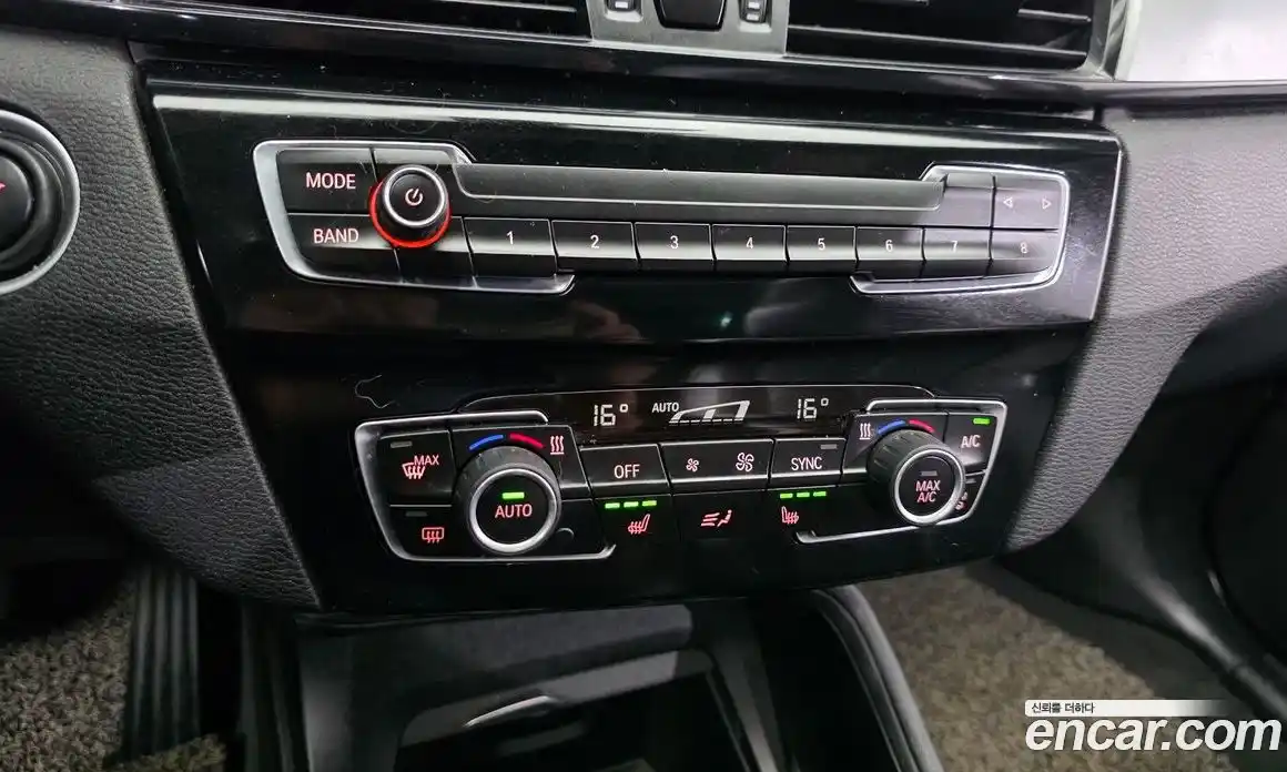BMW X1 2016 2.0 автомат (гидро), фото 16