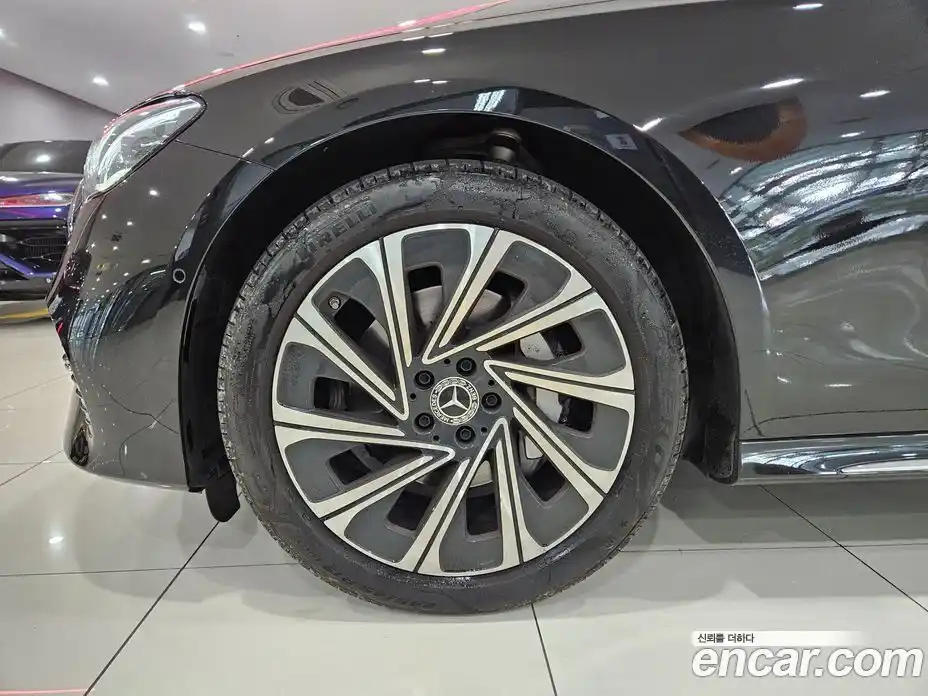 Mercedes-Benz E-Class 2025 2.0 автомат (гидро), фото 5