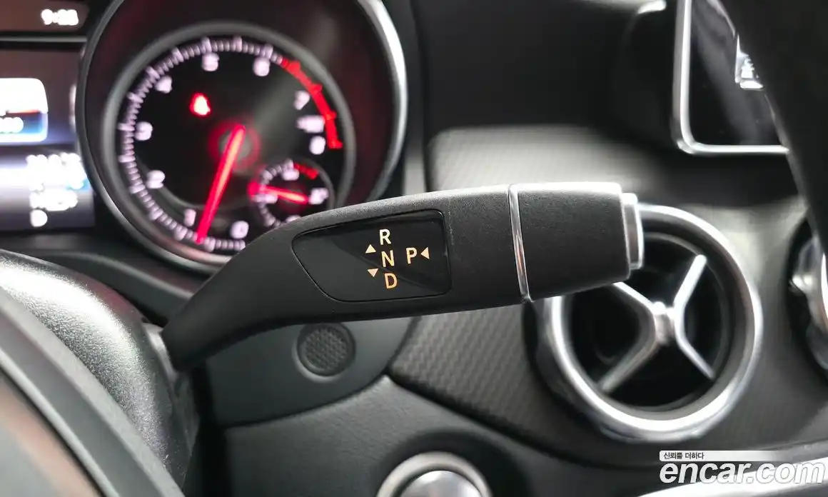 Mercedes-Benz GLA-Class 2019 2.0 гидро, фото 12 Mercedes-Benz GLA-Class 2019 2.0 гидро, фото 12