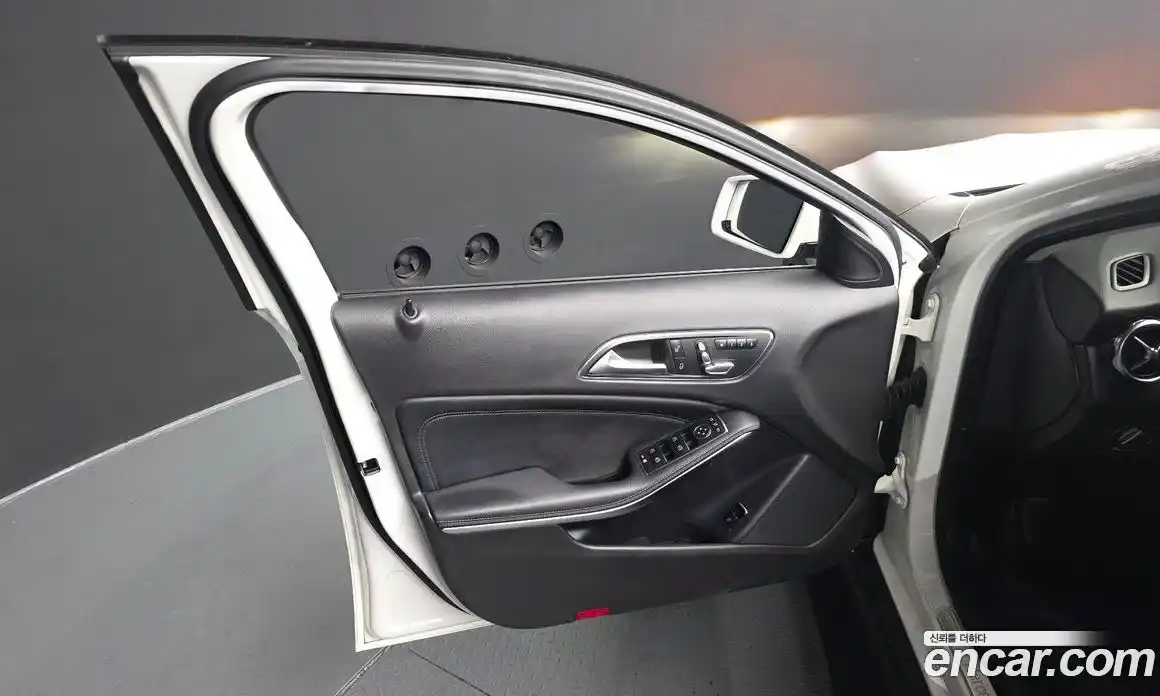 Mercedes-Benz GLA-Class 2019 2.0 гидро, фото 14 Mercedes-Benz GLA-Class 2019 2.0 гидро, фото 14