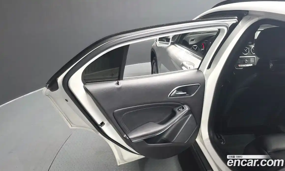 Mercedes-Benz GLA-Class 2019 2.0 гидро, фото 15 Mercedes-Benz GLA-Class 2019 2.0 гидро, фото 15