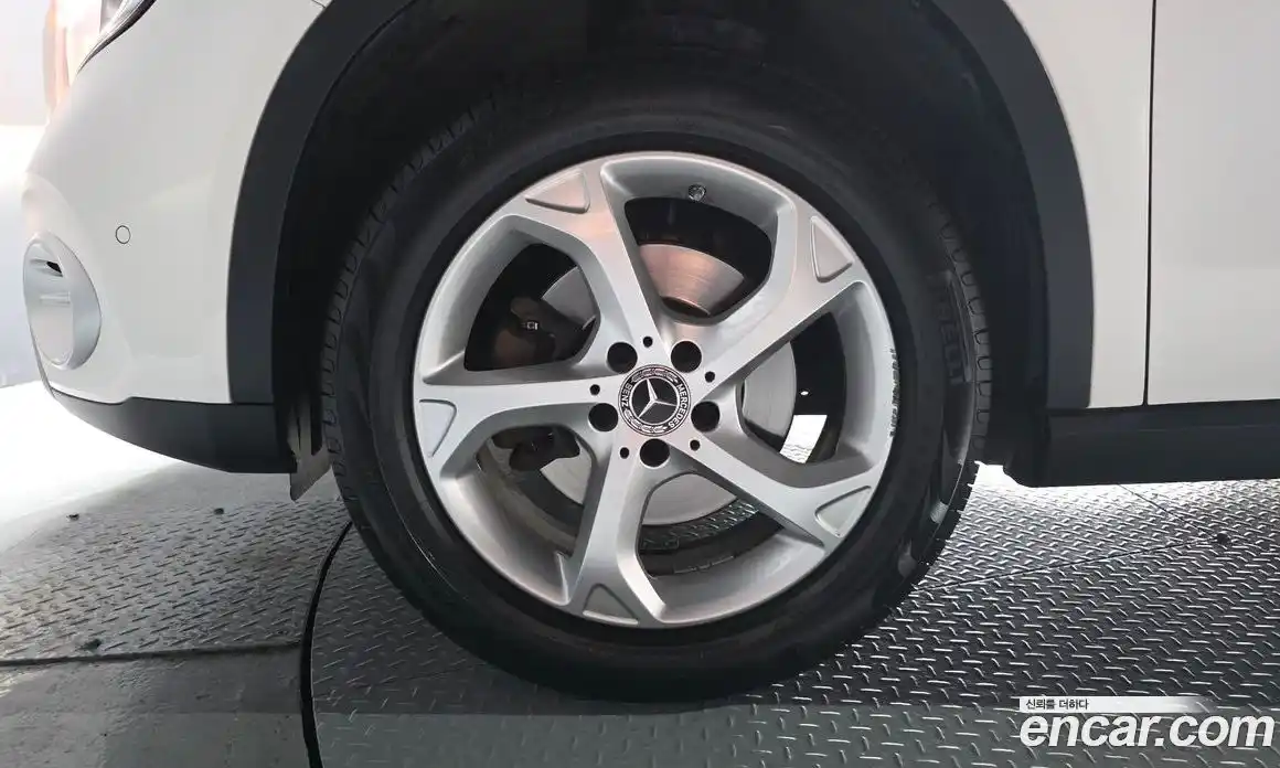 Mercedes-Benz GLA-Class 2019 2.0 гидро, фото 5 Mercedes-Benz GLA-Class 2019 2.0 гидро, фото 5
