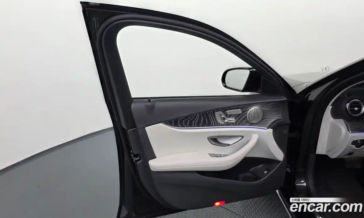 Mercedes-Benz E-Class 2022 2.0 автомат (гидро), фото 14