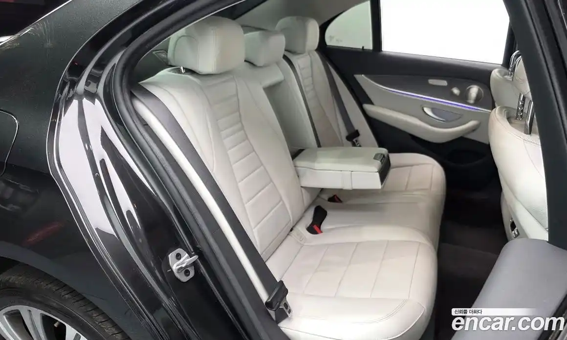 Mercedes-Benz E-Class 2022 2.0 автомат (гидро), фото 17