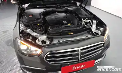 Mercedes-Benz E-Class 2022 2.0 автомат (гидро), миниатюра 6